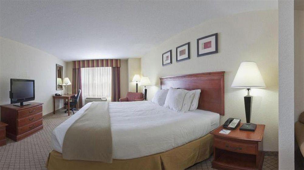 Holiday Inn Express Hotel & Suites Tampa-Fairgrounds-Casino By Ihg Mango Eksteriør billede