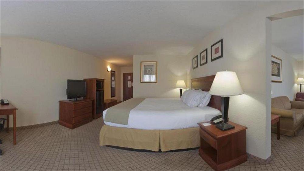 Holiday Inn Express Hotel & Suites Tampa-Fairgrounds-Casino By Ihg Mango Eksteriør billede