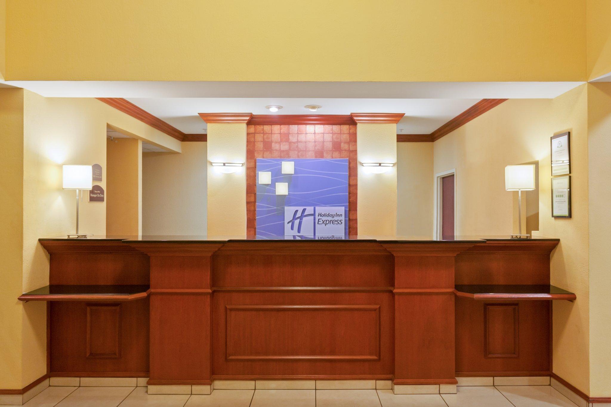Holiday Inn Express Hotel & Suites Tampa-Fairgrounds-Casino By Ihg Mango Eksteriør billede