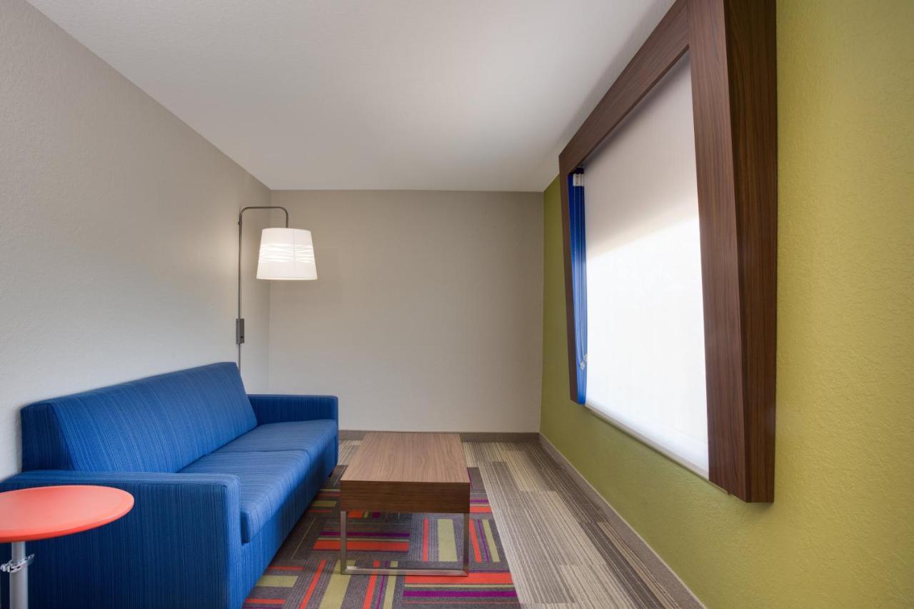 Holiday Inn Express Hotel & Suites Tampa-Fairgrounds-Casino By Ihg Mango Eksteriør billede