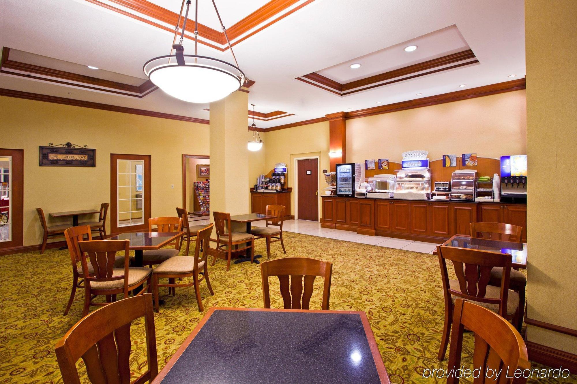 Holiday Inn Express Hotel & Suites Tampa-Fairgrounds-Casino By Ihg Mango Restaurant billede