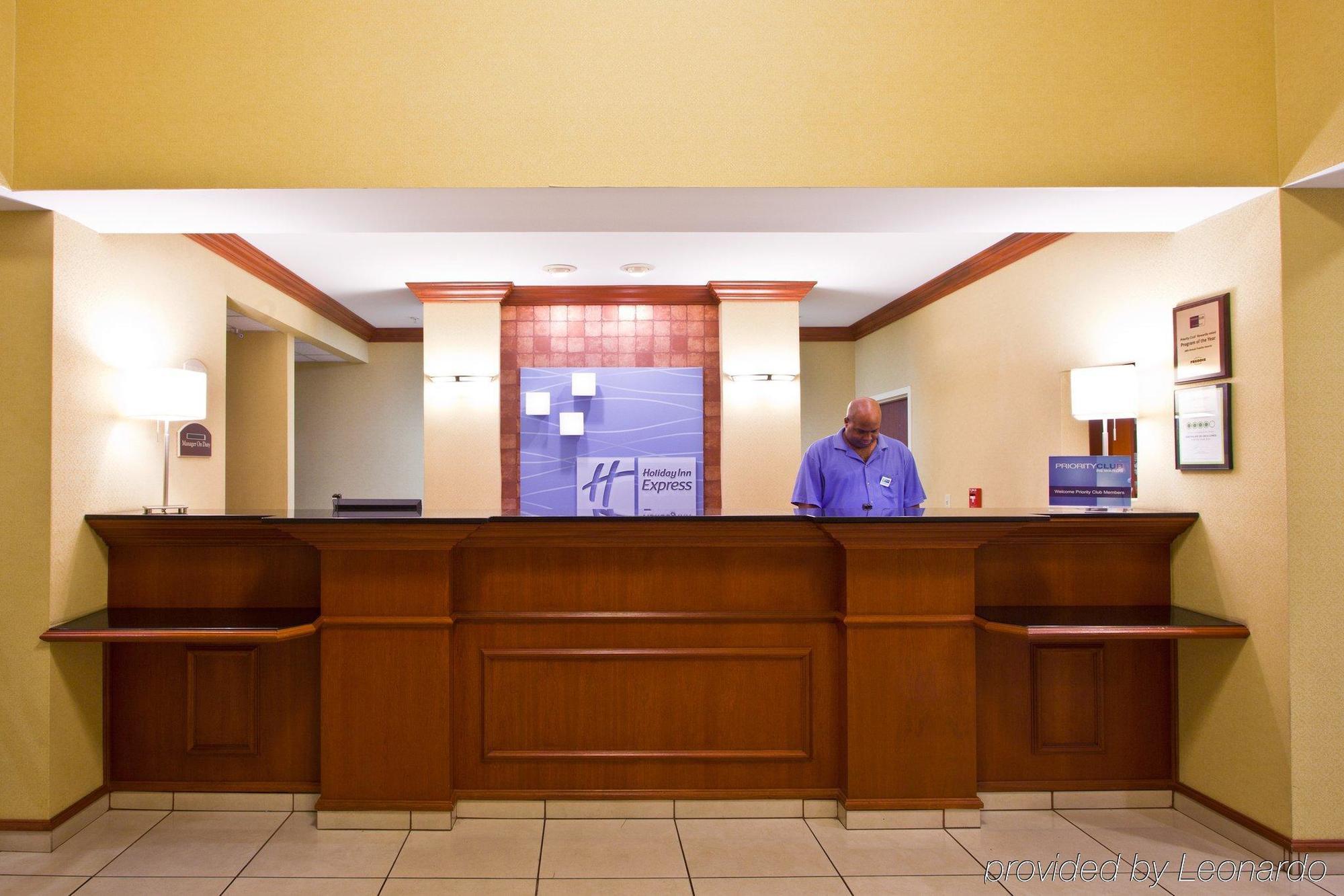 Holiday Inn Express Hotel & Suites Tampa-Fairgrounds-Casino By Ihg Mango Interiør billede